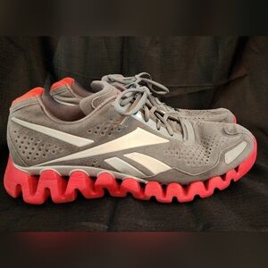 Reebok Men's Zigtech Running Shoes / Sz 12 / grey suede + red accents